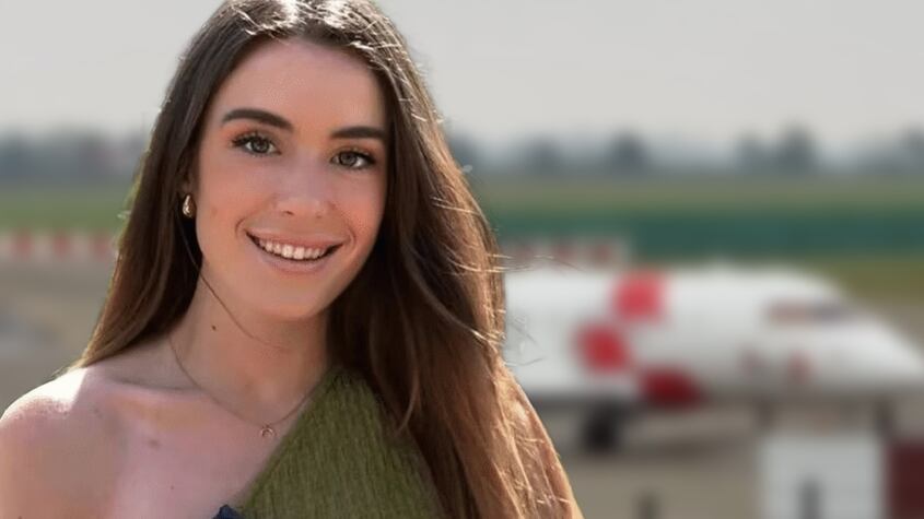 Ángela Agudo y su avión medicalizado suizo