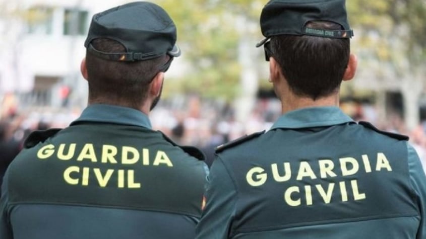 Mujer en estado de shock es rescatada por la Guardia Civil en las rocas en la bahía de Santoña