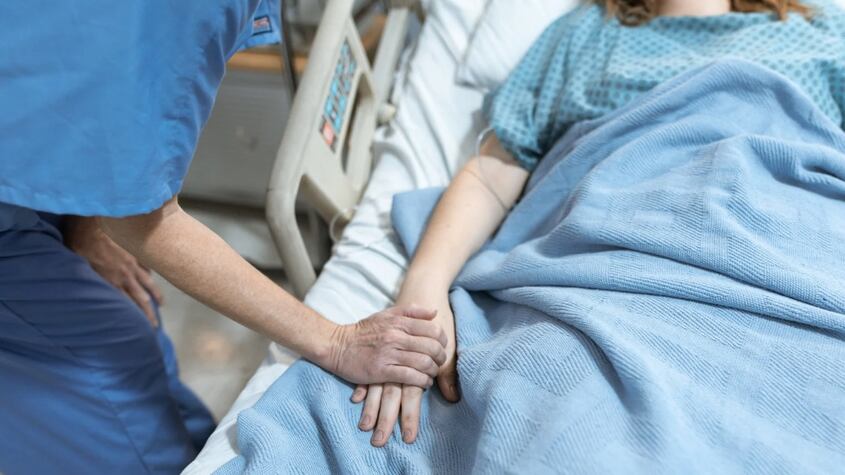 Muere una niña de un infarto tras el apuñalamiento de compañeras de clase en Francia