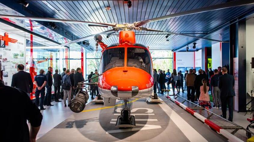 Helicóptero de traslado de pacientes de House of Switzerland (Rega)