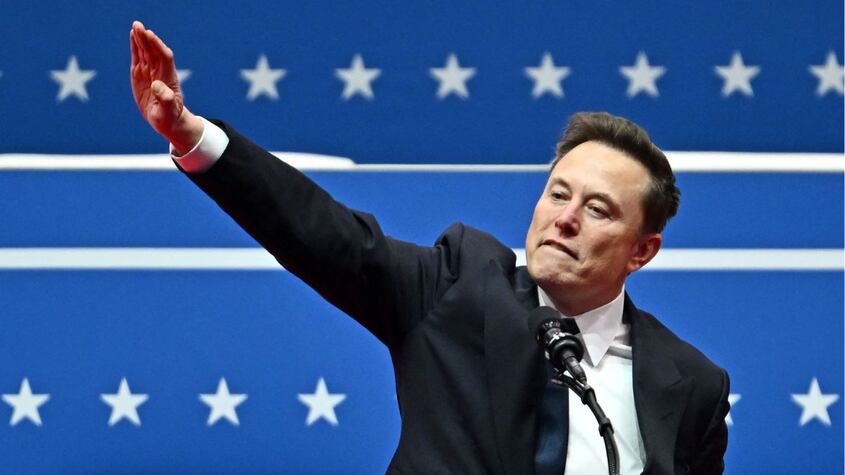 Saludo de Elon Musk