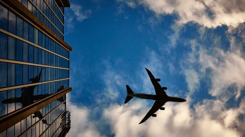 Multa millonaria a las “low cost”: ¿Qué aerolíneas fueron afectadas y cómo impacta en los consumidores?