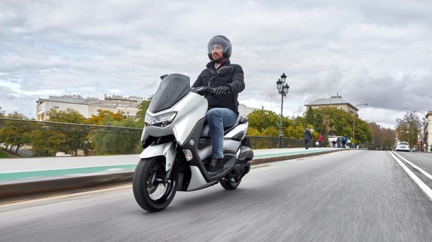 Motos en arcenes