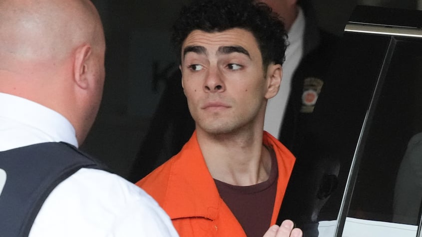 Luigi Mangione es trasladado al MDC Brooklyn de Nueva York