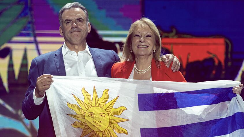 Yamandú Orsi y Carolina Cosse