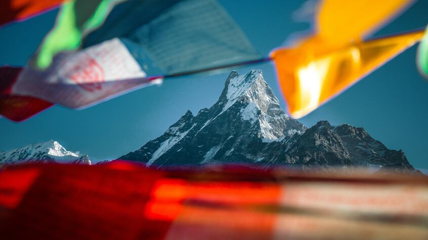 Así es la increíble patrulla que “limpia” de cadáveres el Monte Everest