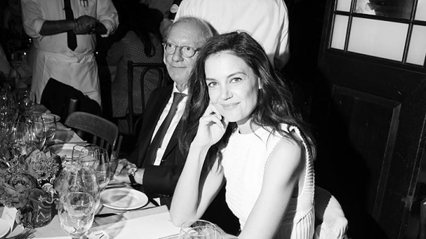 Isak Andic y Katie Holmes compartiendo una cena en 2022