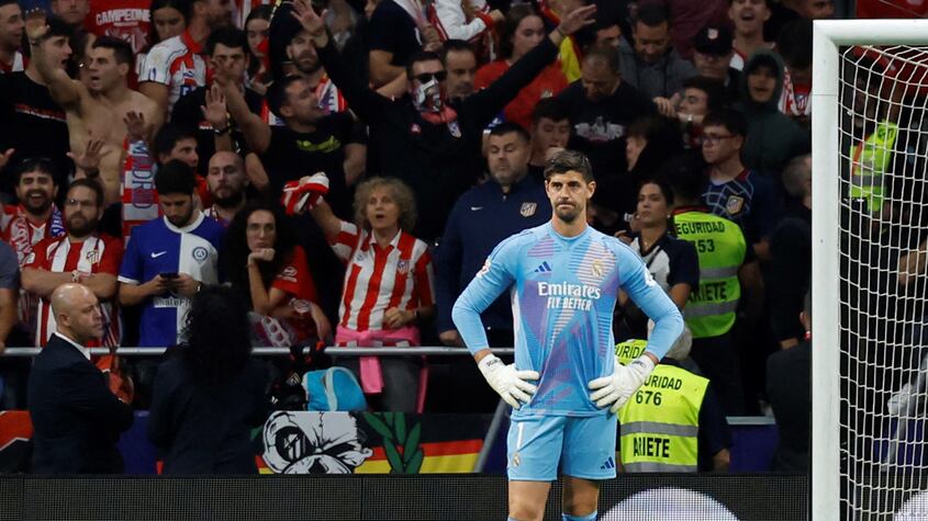 Thibaut Courtois contra la hinchada del Atlético de Madrid