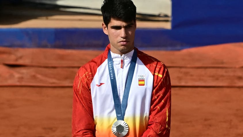 Carlos Alcaraz le da a España la medalla de plata en París 2024
