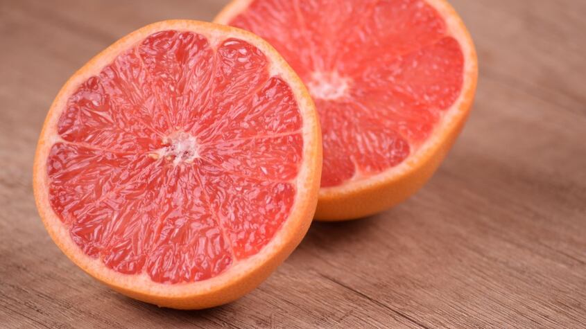 ¿Cuáles son los beneficios de consumir pomelo?
