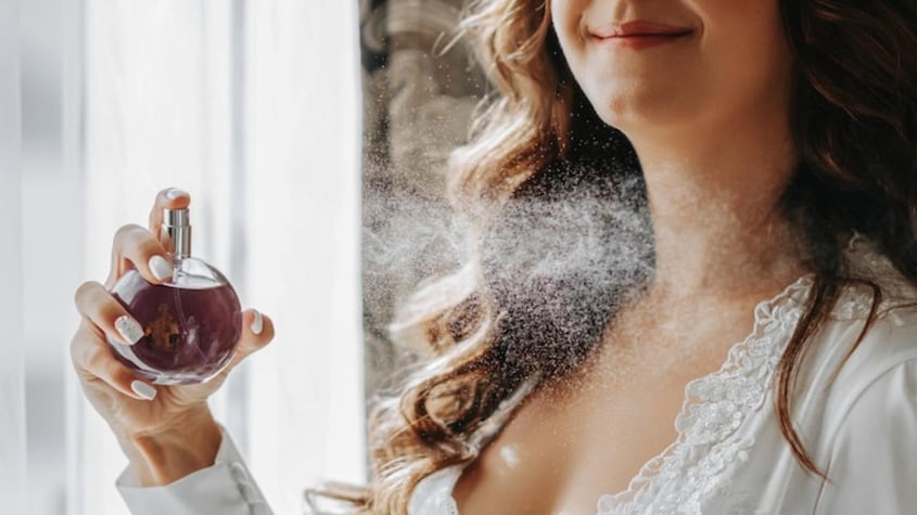 Especialista recomienda fusionar estas dos fragancias para obtener un perfume original