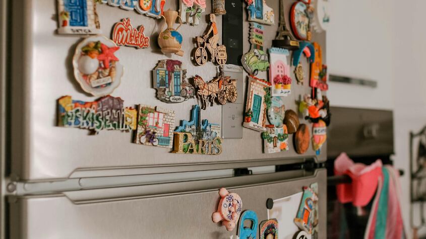 ¿Por qué piden no colocar imanes en la nevera?