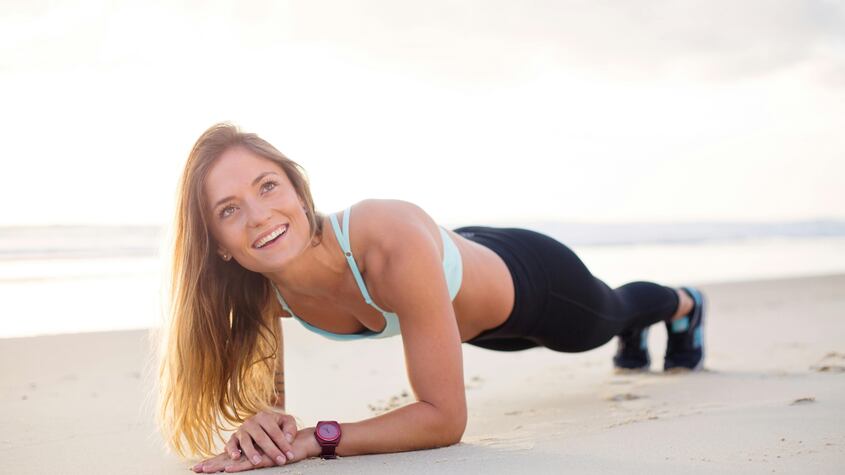 ¿Cuánto tiempo hay que hacer planchas para tener abdominales marcados?