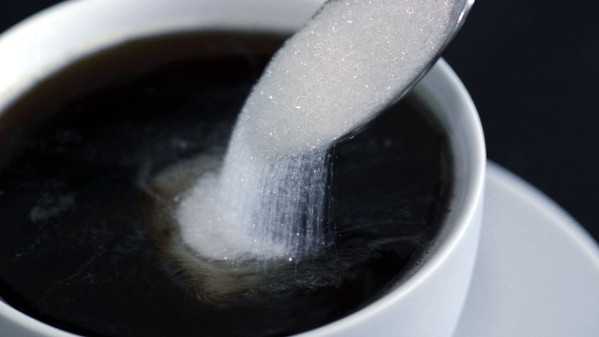 Azúcar en el café