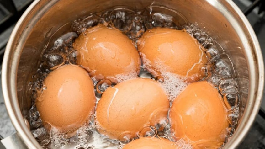 Con este truco de la abuela evitarás que tus huevos se rompan al cocerlos
