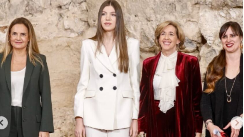 La infanta Sofía presidió su primer acto oficial con apenas 17 años