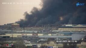 Incendio en el polígono Cobo Calleja ha provocado una gran cortina de humo