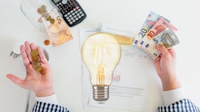 Precio de la luz hoy Lunes, 4 de agosto: ¿Cuándo está más barata y más cara?