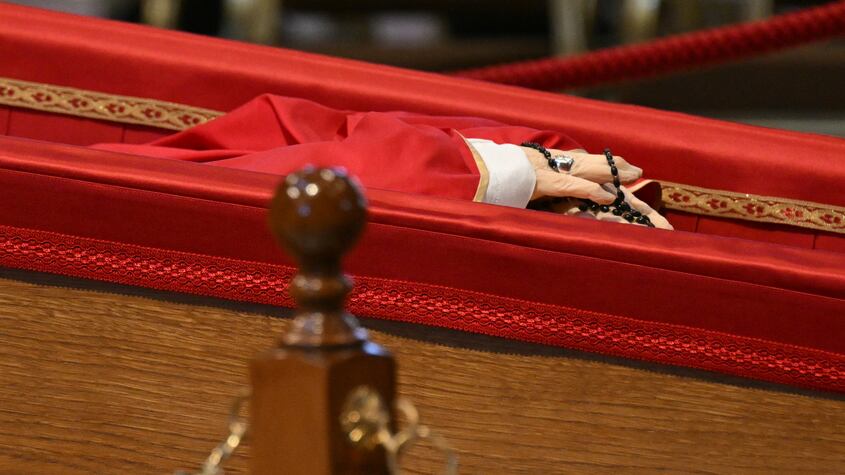 papa francisco féretro