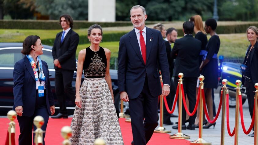 El Rey Felipe se encuentra entre los 21 mejores vestidos del verano por esta razón
