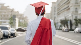 El emotivo diálogo entre un joven que se graduó tras agradecerle a su profesor de la secundaria