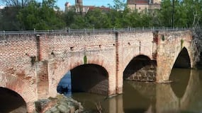 ¿Cuándo se terminó de construir el puente romano de Talavera de la Reina?