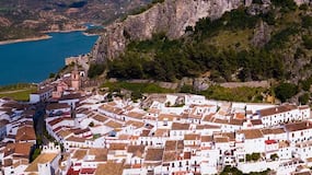 Zahara de la Sierra: el pueblo español donde puedes trabajar solo cuatro días a la semana