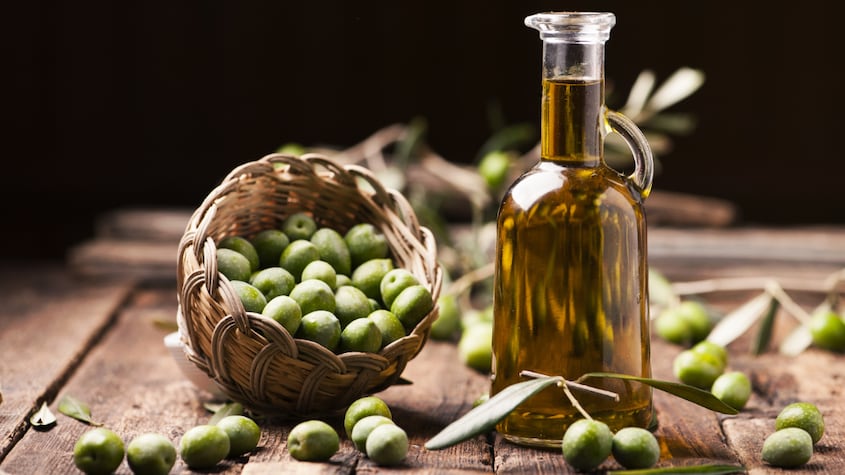 Lidl se una a la guerra de precios y rebaja su aceite de oliva a casi la mitad