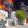 Autoridades confinan a 80.000 habitantes de Alcalá de Guadaira por incendio en Polígono La Red