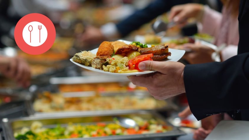 Comida en el buffet libre