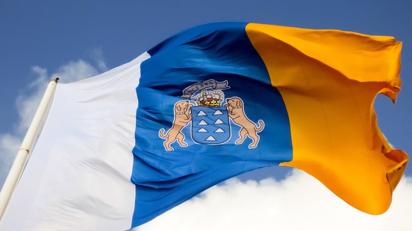 Bandera de Canarias (España).