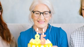 La ciencia responde una de las preguntas más difundidas en redes sociales: ¿por qué las mujeres viven más?