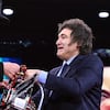 Javier Milei regaló una motosierra a Elon Musk y su reacción es viral