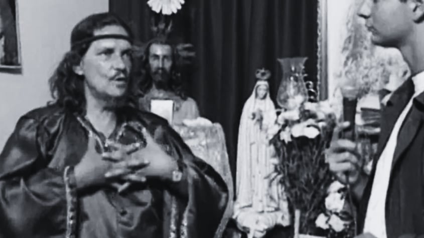 El exéntrico vidente de televisión Carlos Jesús murió a los 80 años