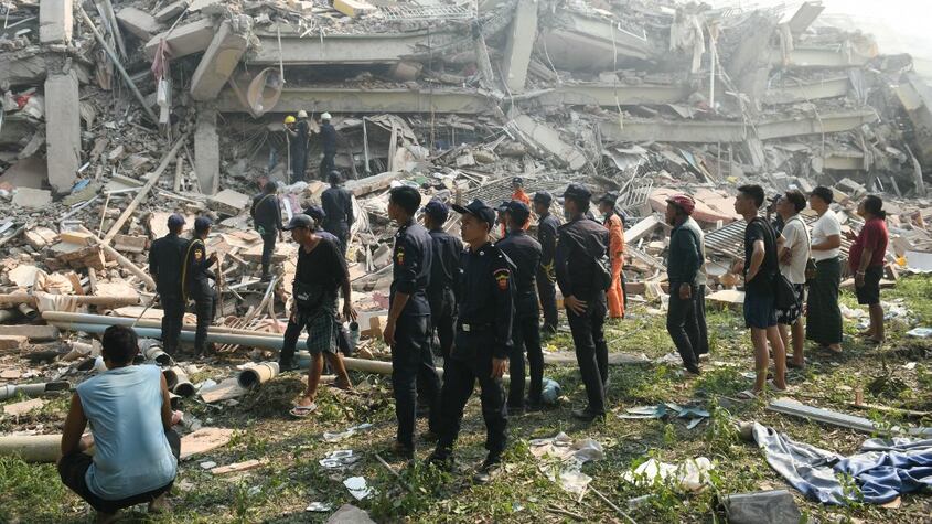Ya suman más de 1.600 los muertos provocados por el terremoto en Birmania