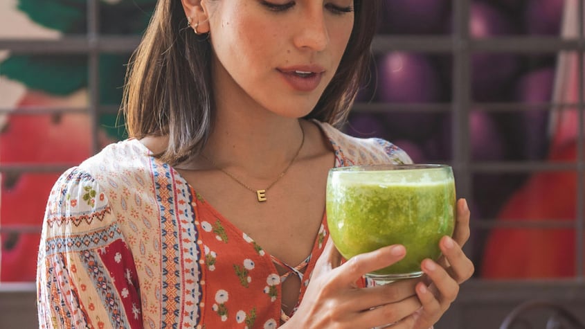 ¿Cuál es el poderoso jugo con solo dos ingredientes que revitaliza la mente?