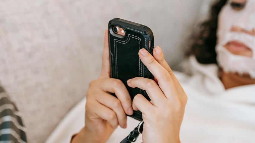 Estudio revela la relación entre el uso de redes sociales y las cirugías estéticas