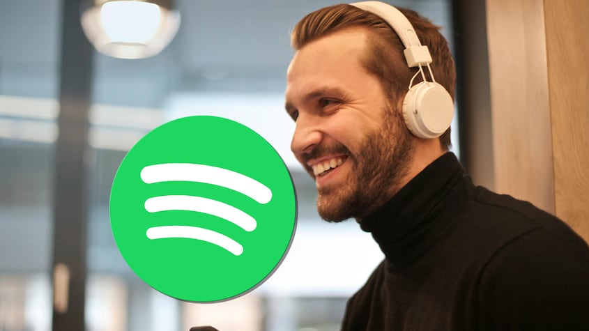 Persona escuchando Spotify