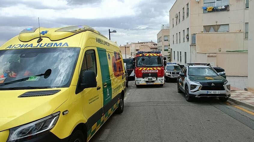 Un hombre se atrincheró, amenzó con hacer explotar un edificio en Granada y fue detenido