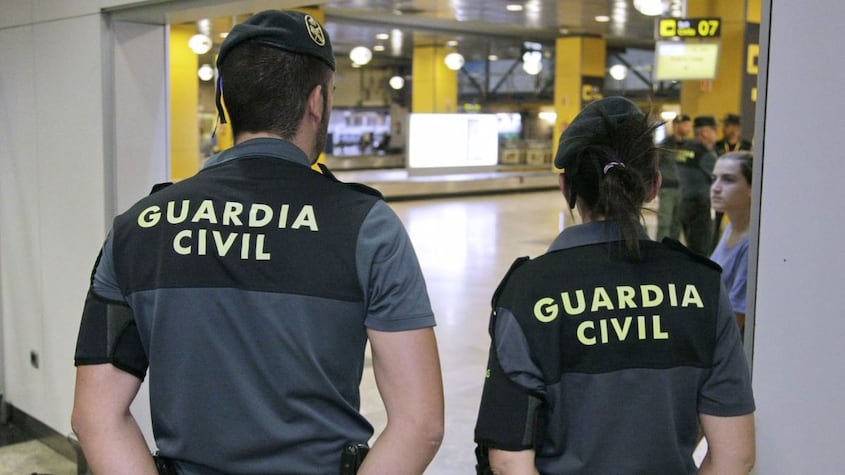 Un hombre discutió con un policía y envió a la UCI a un comercio de Valencia