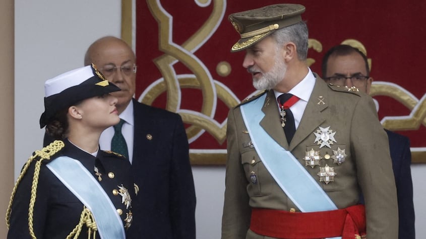 “14 botones”: así es el uniforme de la Armada que estrenó la princesa Leonor