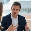 El significado de que una persona guarde silencio durante una conversación