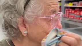 Abuela cubana llega a España y llora en el Mercadona por este motivo