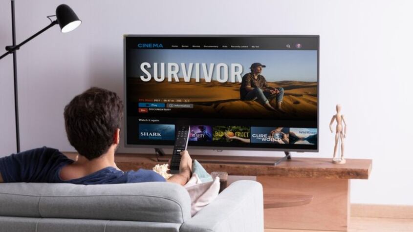 Expertos recomiendan no dormir con el televisor prendido: los motivos