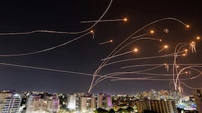 Hamás ataca con misiles Tel Aviv, pero el Domo de Israel intercepta los ataques