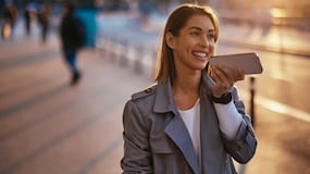 Phonning: este es el increíble ejercicio que practican millones de españoles y que no todos saben