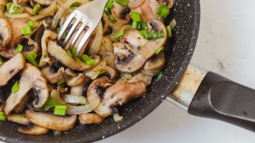 Cocina: 8 pasos para “curar” las sartenes y que no se pegue la comida