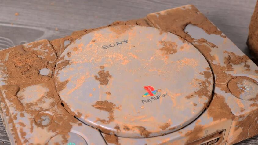 PlayStation rescatada de la DANA