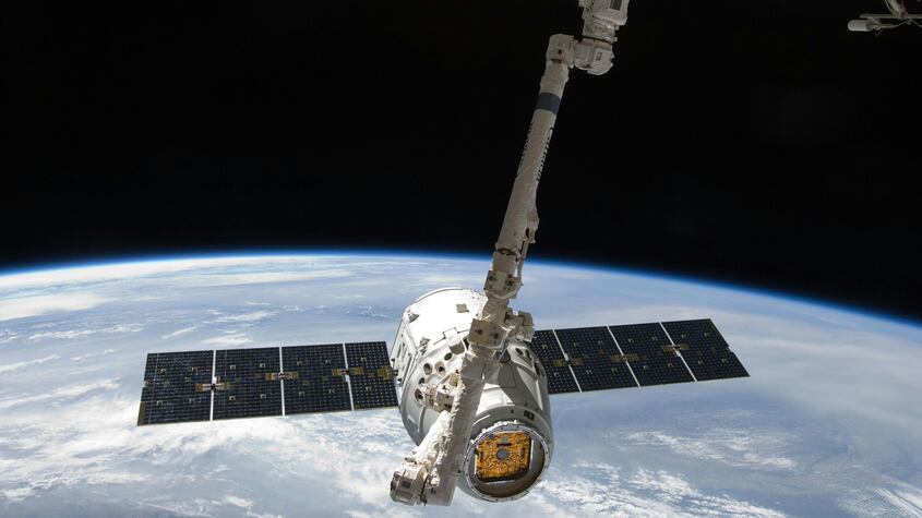 Video: Impactante amanecer orbital es captado por una nave de SpaceX
