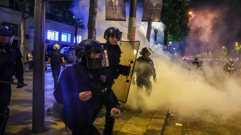 Caos, corridas e incendios en Paris tras la consagración de PSG en Champions League